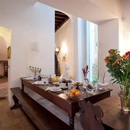 Beautiful Medieval House W Pool In Center Villa