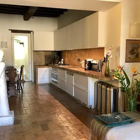 Beautiful Medieval House W Pool In Center Villa